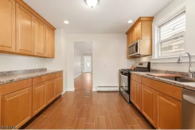1585 Hillcrest Ter, Union Township, NJ 07083 - Photo 7