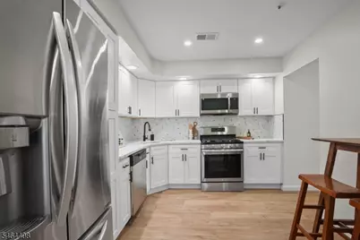 31 Krueger Ct, Newark, NJ 07103 - Photo 11
