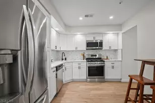 31 Krueger Ct, Newark, NJ 07103 - Photo 11