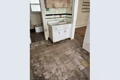 36 S 20th St, East Orange, NJ 07018 - Photo 9