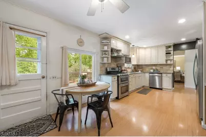 43 Chaucer Dr, Berkeley Heights Township, NJ 07922 - Photo 15