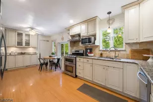 43 Chaucer Dr, Berkeley Heights Township, NJ 07922 - Photo 13