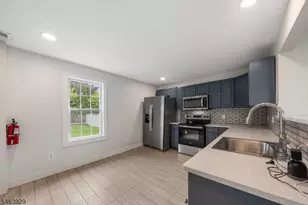 29 South St, Manville, NJ 08835 - Photo 7