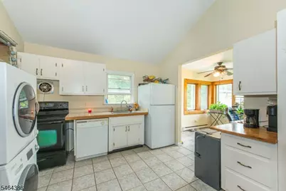 4 Gilbert Dr, Vernon, NJ 07418 - Photo 7