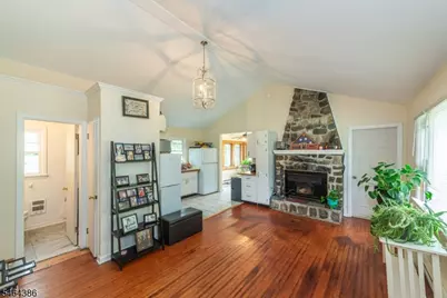 4 Gilbert Dr, Vernon, NJ 07418 - Photo 3