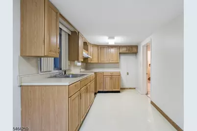 914 Woodlawn Ave, Linden, NJ 07036 - Photo 17