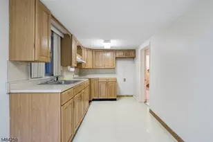 914 Woodlawn Ave, Linden, NJ 07036 - Photo 17
