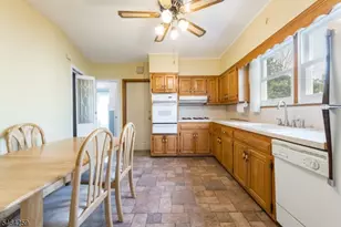 914 Woodlawn Ave, Linden, NJ 07036 - Photo 11