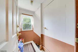 914 Woodlawn Ave, Linden, NJ 07036 - Photo 21