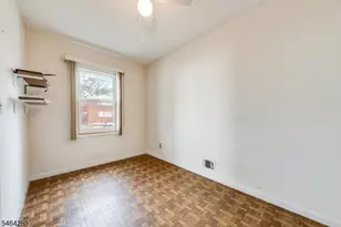914 Woodlawn Ave, Linden, NJ 07036 - Photo 9