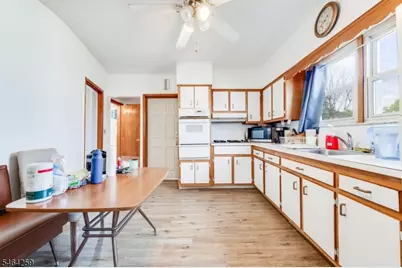 914 Woodlawn Ave, Linden, NJ 07036 - Photo 23