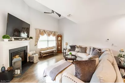 2 Bluffs Ct, Hamburg, NJ 07419 - Photo 11
