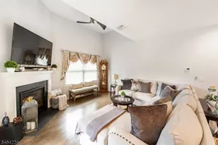 2 Bluffs Ct, Hamburg, NJ 07419 - Photo 11
