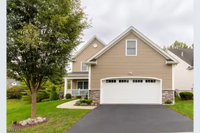 2 Bluffs Ct, Hamburg, NJ 07419 - Photo 1