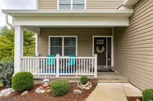 2 Bluffs Ct, Hamburg, NJ 07419 - Photo 3