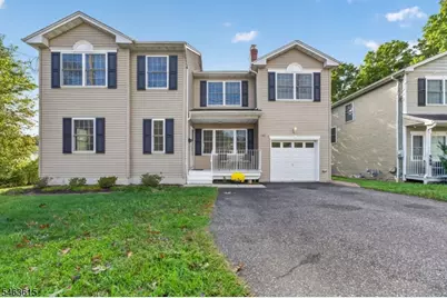 587 Greenbrook Rd, North Plainfield, NJ 07063 - Photo 1