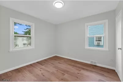 925 Middlesex St, Linden, NJ 07036 - Photo 11