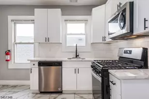 22 Comfort Pl, Clifton, NJ 07011 - Photo 7