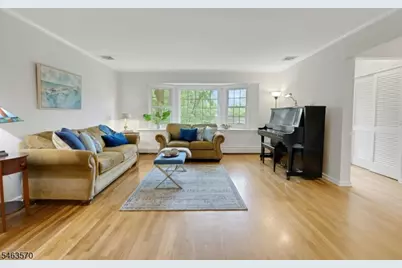 54 Yarmouth Dr, New Providence, NJ 07974 - Photo 3