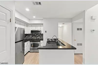 78 Sage Ct, Bedminster Township, NJ 07921 - Photo 5