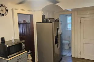 65 Hansbury Ave, Newark, NJ 07112 - Photo 9