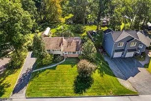 4 Pierson Ln, Florham Park, NJ 07932 - Photo 9