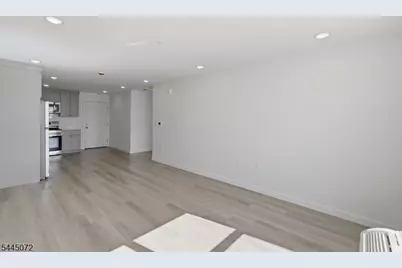 566 Springfield Ave #404, Newark, NJ 07103 - Photo 5