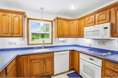89 Tomahawk Trl, Sparta Township, NJ 07871 - Photo 11