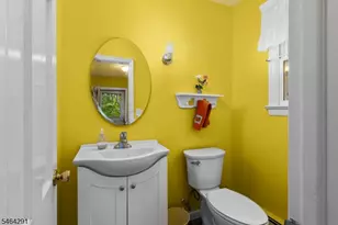 183 Eyland Ave, Roxbury Township, NJ 07876 - Photo 17