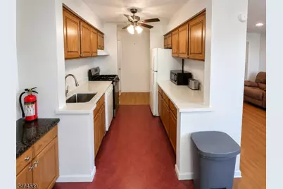 605 Grove St #E4, Clifton, NJ 07013 - Photo 3