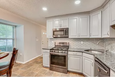 26 Townsend Ct #26, Franklin Township, NJ 08823 - Photo 5