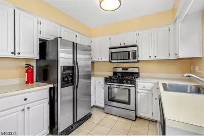 21 Village Park Ct, Scotch Plains Township, NJ 07076 - Photo 9