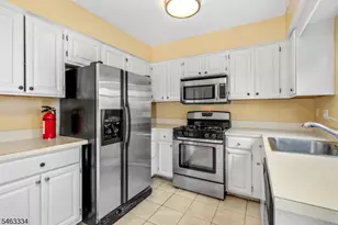 21 Village Park Ct, Scotch Plains Township, NJ 07076 - Photo 9