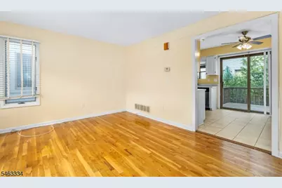 21 Village Park Ct, Scotch Plains Township, NJ 07076 - Photo 3