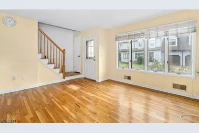 21 Village Park Ct, Scotch Plains Township, NJ 07076 - Photo 5