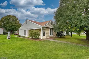 817A Liverpool Cir, Manchester Township, NJ 08759 - Photo 3