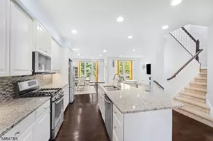 33 Woodland Wy, Mount Arlington, NJ 07856 - Photo 5
