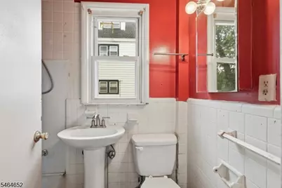 82 Berkshire Pl, Irvington, NJ 07111 - Photo 17