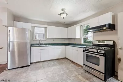 82 Berkshire Pl, Irvington, NJ 07111 - Photo 9