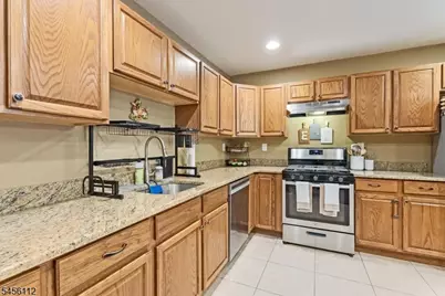 9 Ferndale Ln, Hardyston Township, NJ 07419 - Photo 9