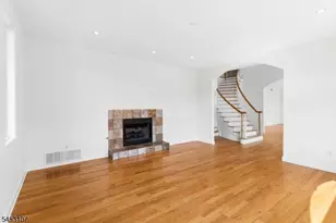 1000 Sunny Slope Dr, Mountainside, NJ 07092 - Photo 7