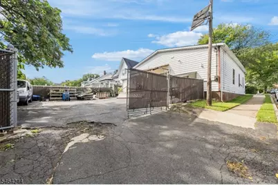 29 Summit Ave, Clifton, NJ 07013 - Photo 3