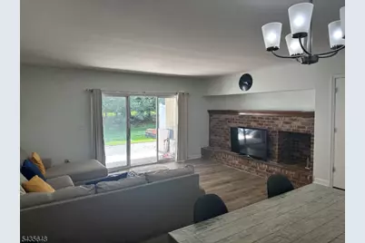 14 Albury Way, North Brunswick Township, NJ 08902 - Photo 3