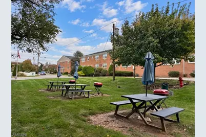 605 Grove St #E10, Clifton, NJ 07013 - Photo 37