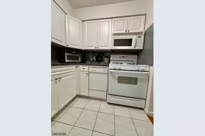 605 Grove St #E10, Clifton, NJ 07013 - Photo 13