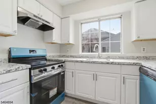 66 Mountain Ct, Bedminster Township, NJ 07921 - Photo 7