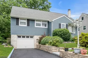 21 McGuire St, Woodbridge Township, NJ 08840 - Photo 1