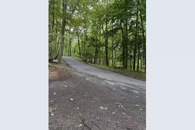 14 Landsdown Rd, Franklin Township, NJ 08801 - Photo 1
