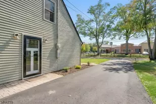 104 Andrew St, Green Brook Township, NJ 08812 - Photo 5