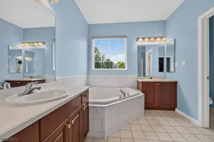 38 Victoria Dr, White Township, NJ 07823 - Photo 5
